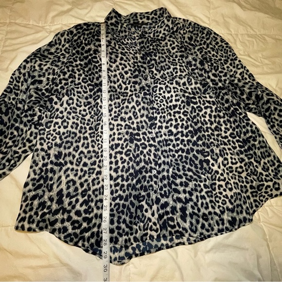 Jones of NY Navy and GrayLeopard Print Button-Up Blouse size 22W - Picture 3 of 12